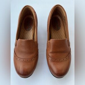 MONTANA Artisan Crafted Ryann Loafers Women's Size 7 Medium Tan Leather Slip On